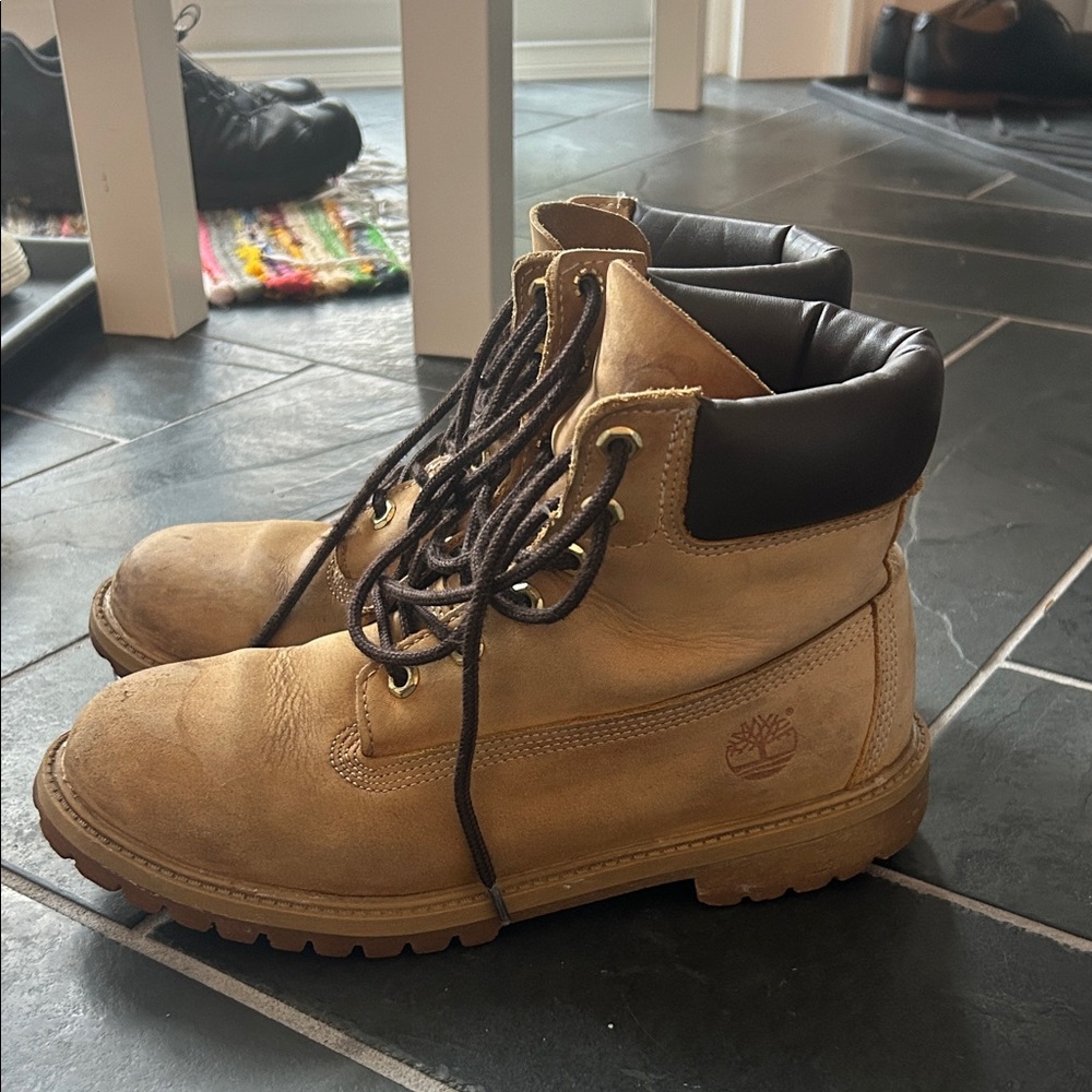 Men's Timberland Boots - Picture 2 of 5